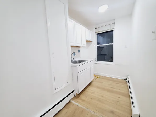 44 Storms Avenue image 1 of 5