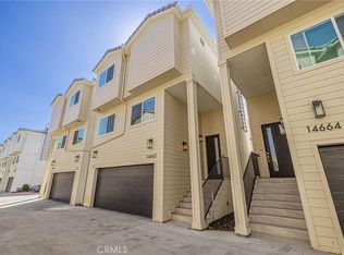14662 W Sara Ln, Panorama City, CA 91402