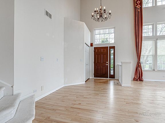 4th image of 6 River Oaks Cir W