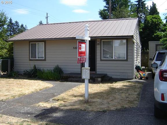 2nd image of 3825 E McLoughlin Blvd