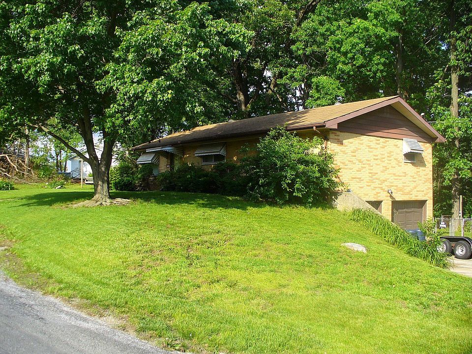2nd image of 46 Highwood Dr
