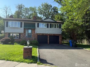 40 Winding Rd, Iselin, NJ 08830