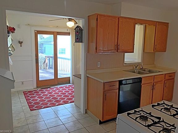 3rd image of 4379 W 187th St