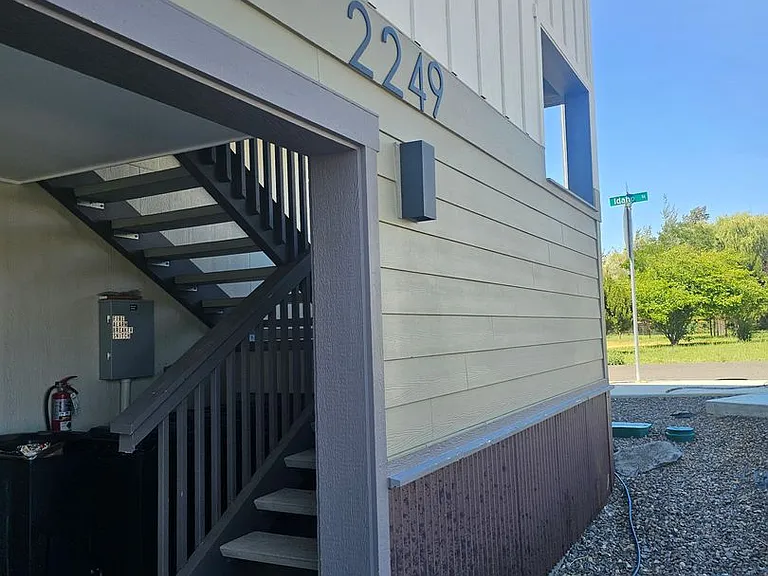 2249 N Airport Rd — Photo 3