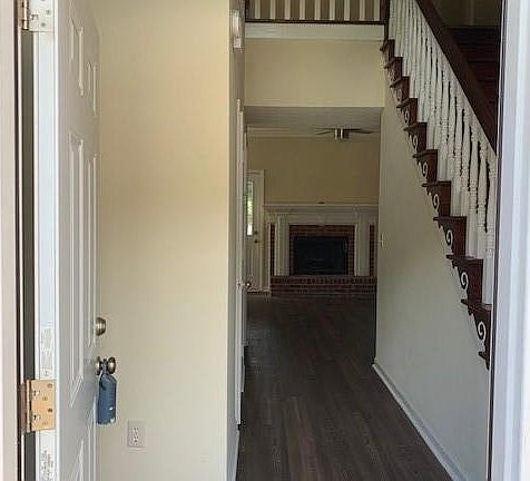 2nd image of 3000 Oak Meadow Dr