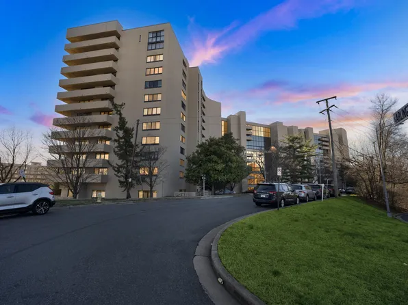 1101 S Arlington Ridge Rd APT 806, Arlington, VA 22202