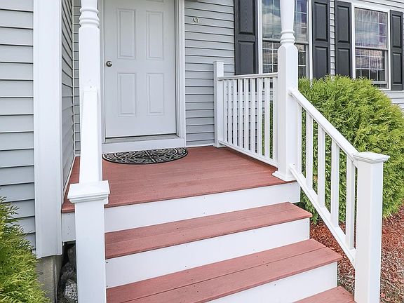3rd image of 9 Tamora Ct