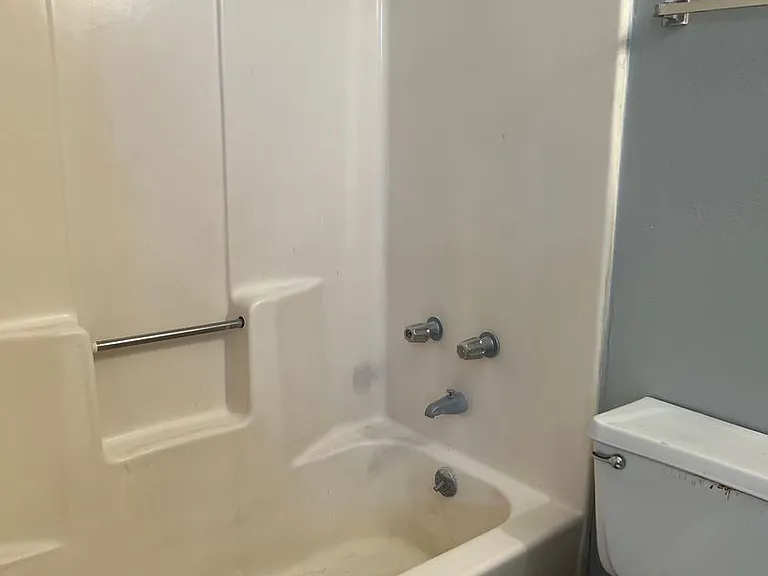 300 Carriage Ln — Photo 17