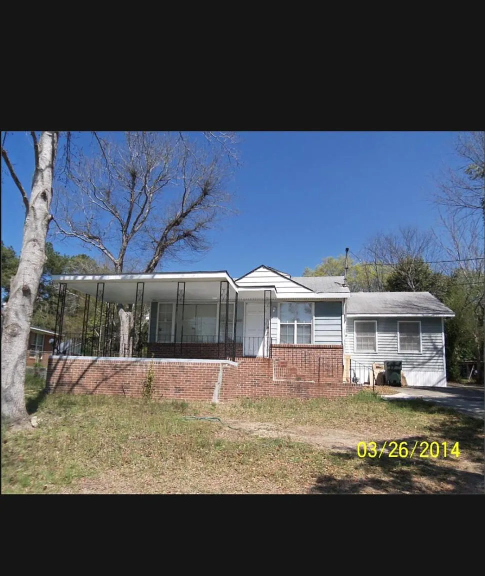 3 bed, 1.5 bath, 1020 sqft, $1,100 — Photo 1