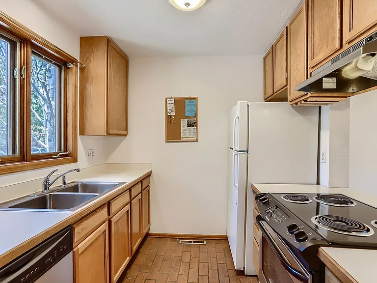 3304 Hickok Pl — Photo 6