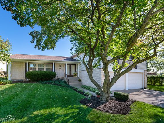 2nd image of 4231 N Sturbridge Dr