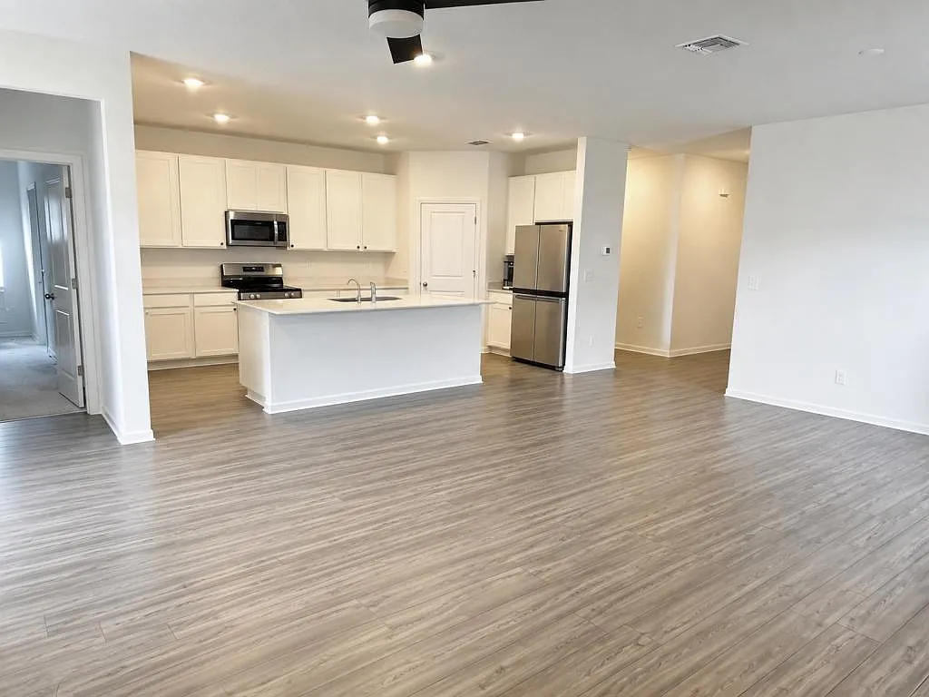 4713 SW 83rd Lp — Photo 3
