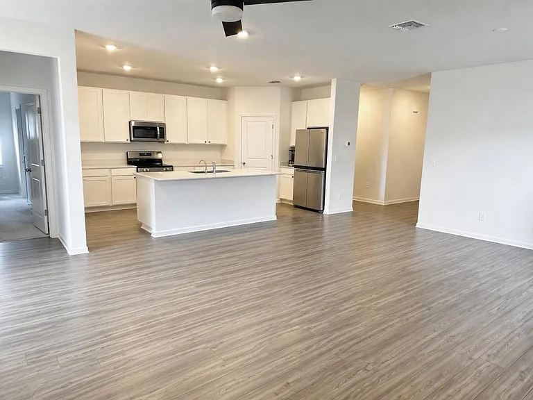 4713 SW 83rd Loop — Photo 3