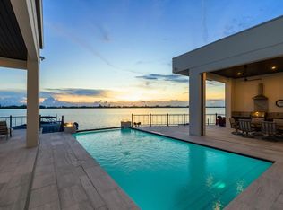 614 Bayshore Dr, Osprey, FL 34229