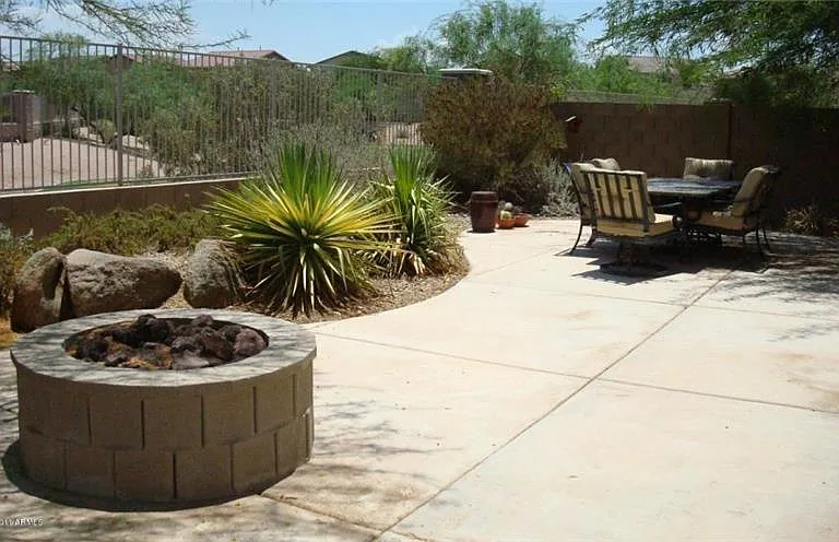 20489 N Santa Cruz Dr — Photo 2