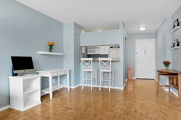 Rented by Cooper & Cooper Real Estate | media 2