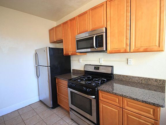 4th image of 1713 Commonwealth Ave #L12