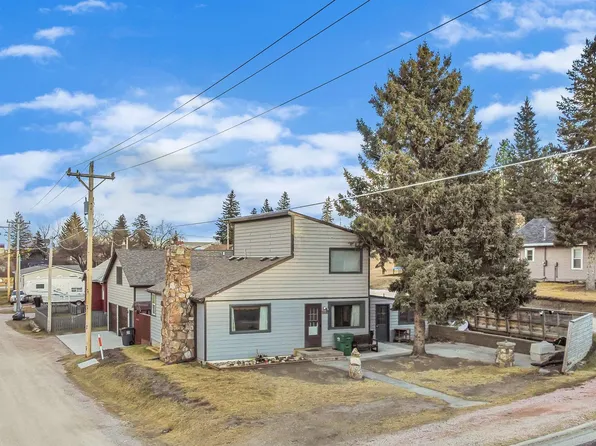 132 S 7th St, Custer, SD 57730