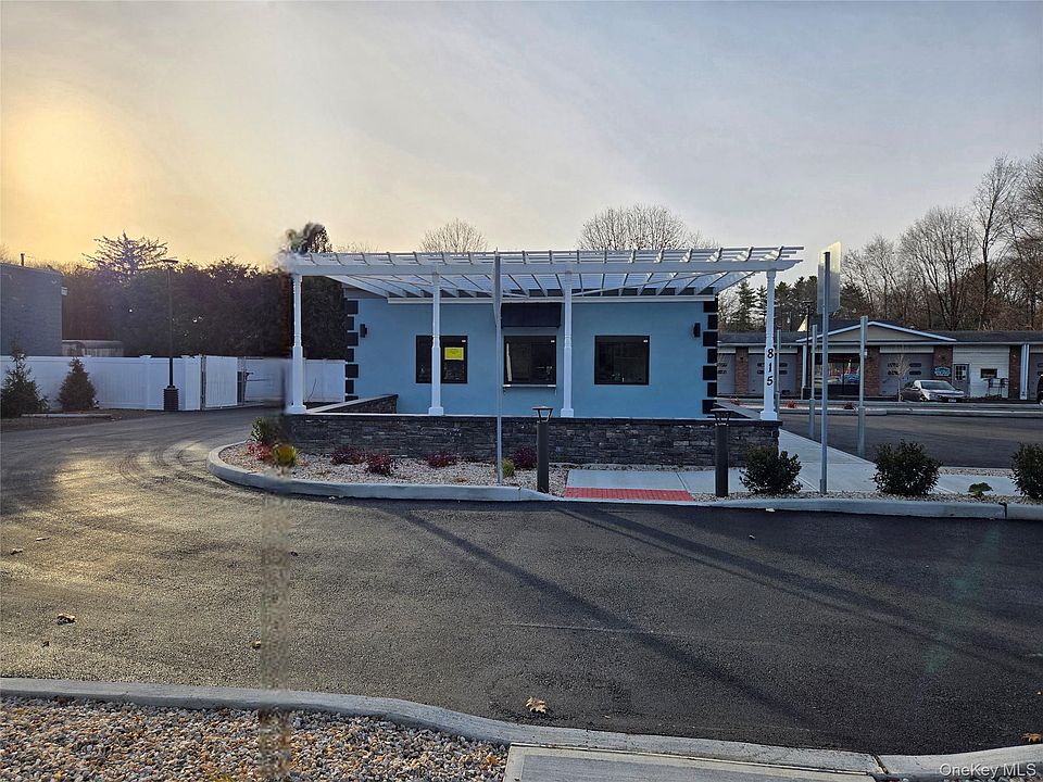 1st image of 815 Violet Ave