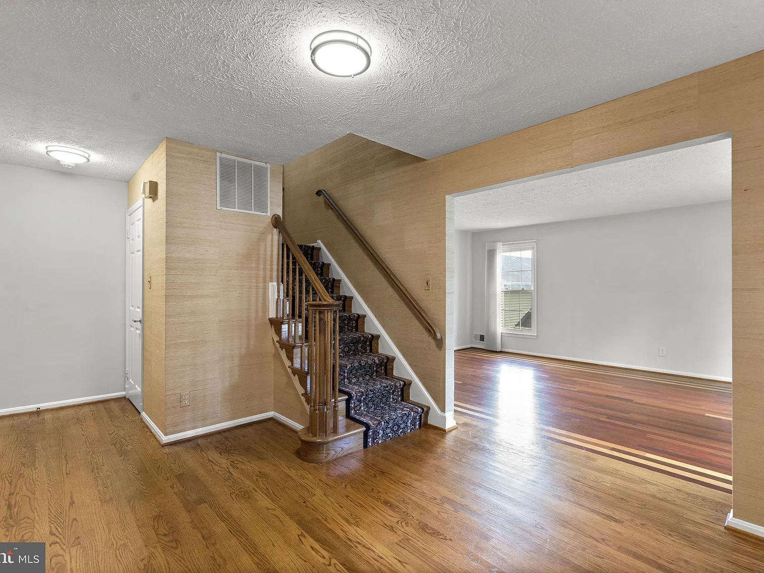 5 bed, 3.5 bath, 3212 sqft, $3,800 — Photo 3
