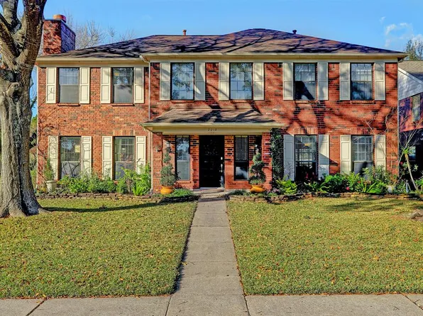2018 Spinnaker Dr, League City, TX 77573