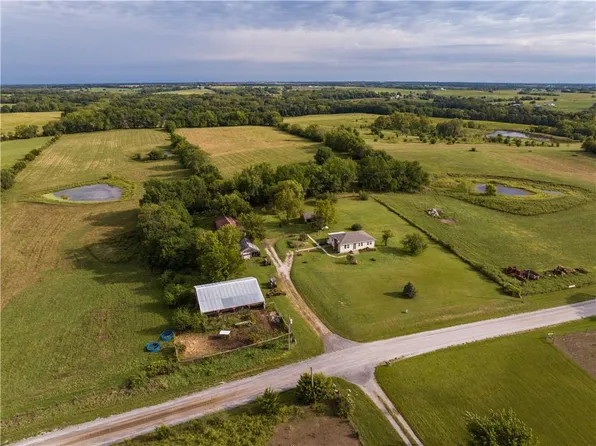 6324 NE 324th St, Cameron, MO 64429