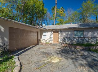 20865 Burbank Blvd, Woodland Hills, CA 91367