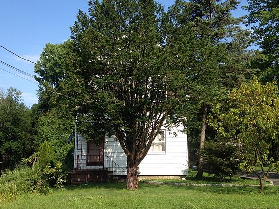 2nd image of 29 Hawkes Ave