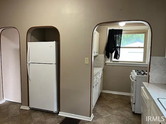 3 bed, 1.0 bath, 1080 sqft, $1,350 — Photo 4