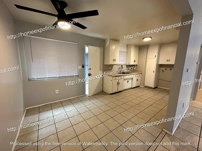 25256 1/2 Bessant St — Photo 3