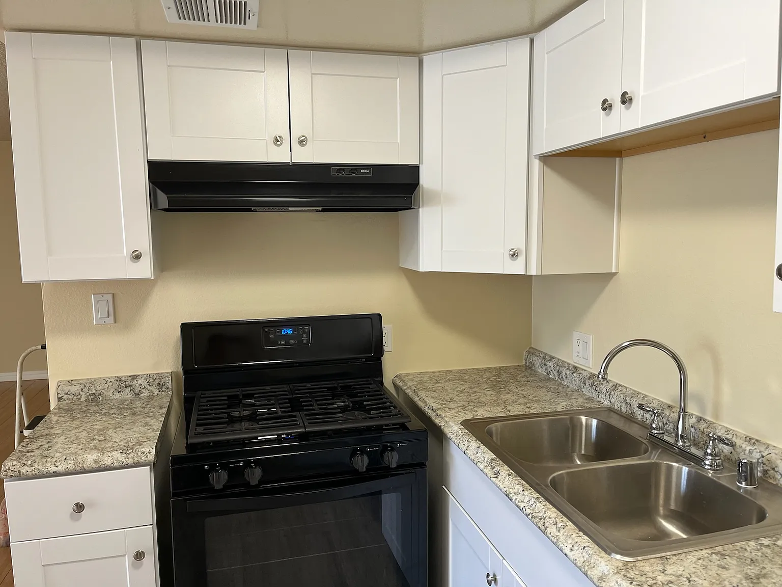 2 bed, 950 sqft, $2,500 — Photo 1