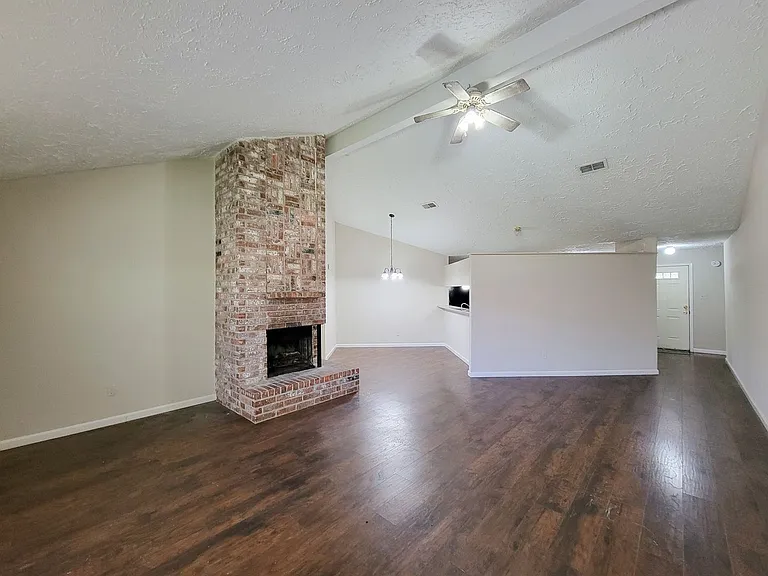 9415 Beckford Dr — Photo 10