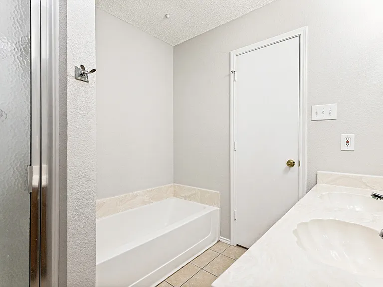 6124 Nelson Ter — Photo 8