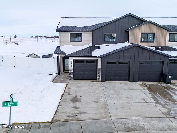 2nd image of 1196 39th Ave W