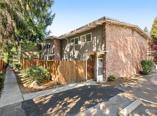 12210 SE 60th St APT 11, Bellevue, WA
