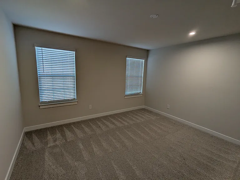 225 Van Zandt Trl — Photo 41