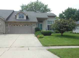 101 Crest View Ct, Minooka, IL 60447