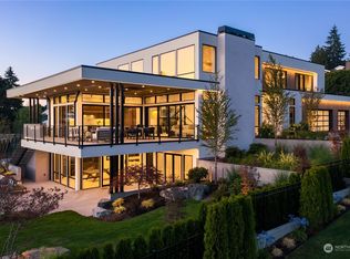 8802 NE 20th St, Clyde Hill, WA
