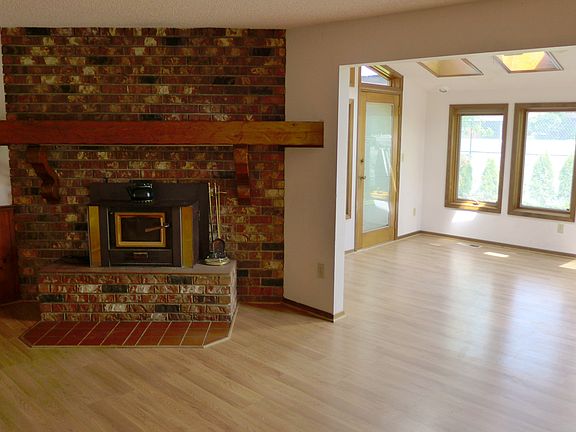 4th image of 6101 85th St SW