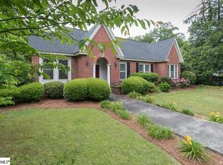305 W Maple St, Clinton, SC 29325