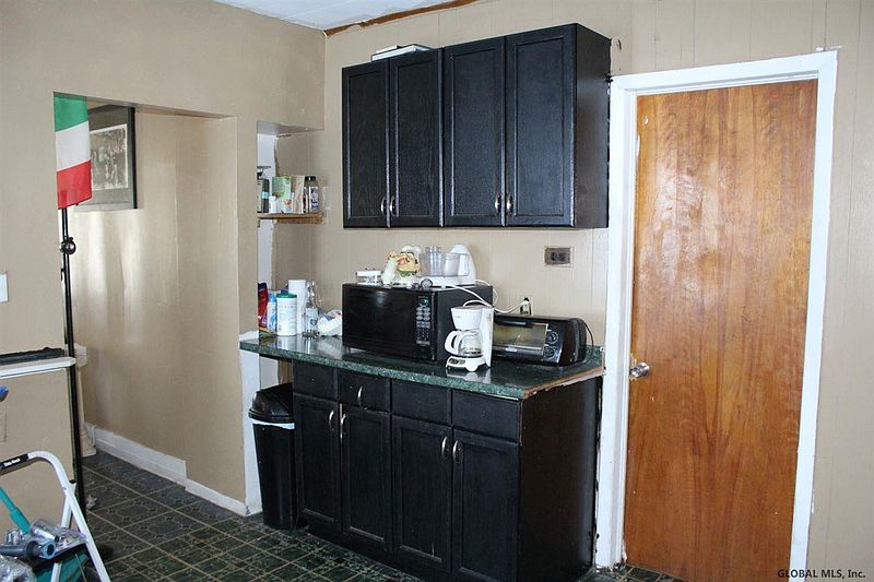 5th image of 1620-22 FOSTER Avenue
