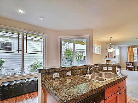 2nd image of 6218 188th Pl NE Unit 103