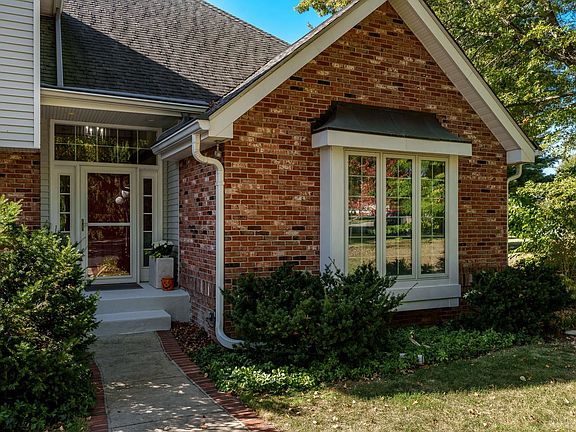 3rd image of 10588 Whispering Pines Way