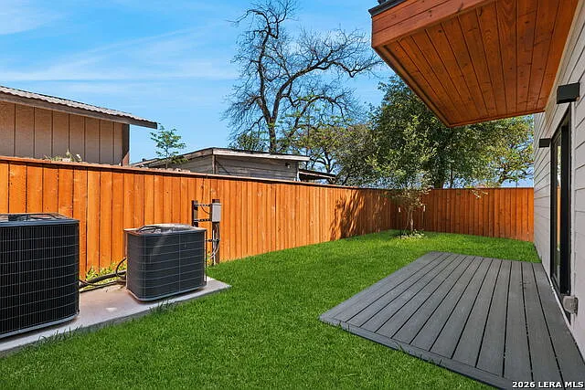 117 Carle Ave — Photo 38