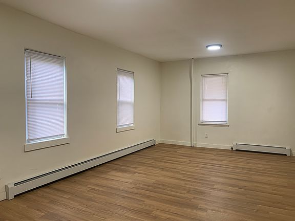 5th image of 436 Ripple St APT 1