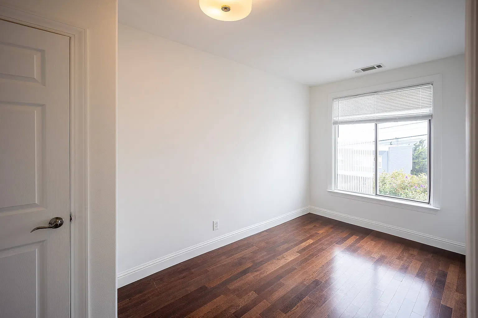 3 bed, 1560 sqft, $4,500 — Photo 3