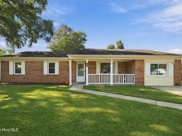 18 Walnut Drive, Jacksonville, NC 28546