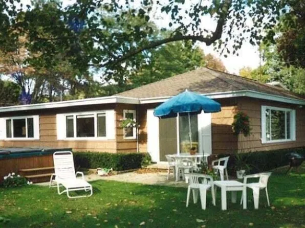 15647 S M 43 Hwy, Hickory Corners, MI 49060