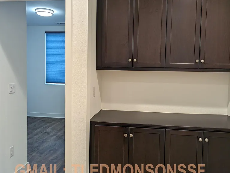 Edmonson Way — Photo 10