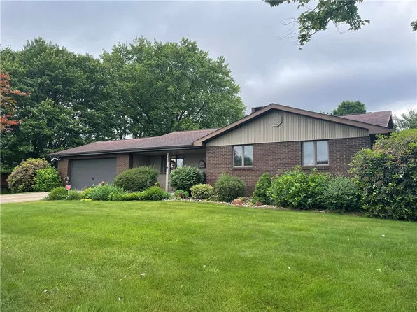 207 Mary Ln, Jeannette, PA 15644